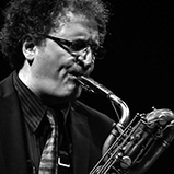 Jorge Retamoza.  Saxofón barítono. Composición